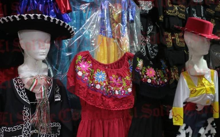 Comerciantes inician la venta de ropa y artículos para fiestas patrias - El  Sol de Córdoba | Noticias Locales, Policiacas, sobre México, Veracruz y el  Mundo