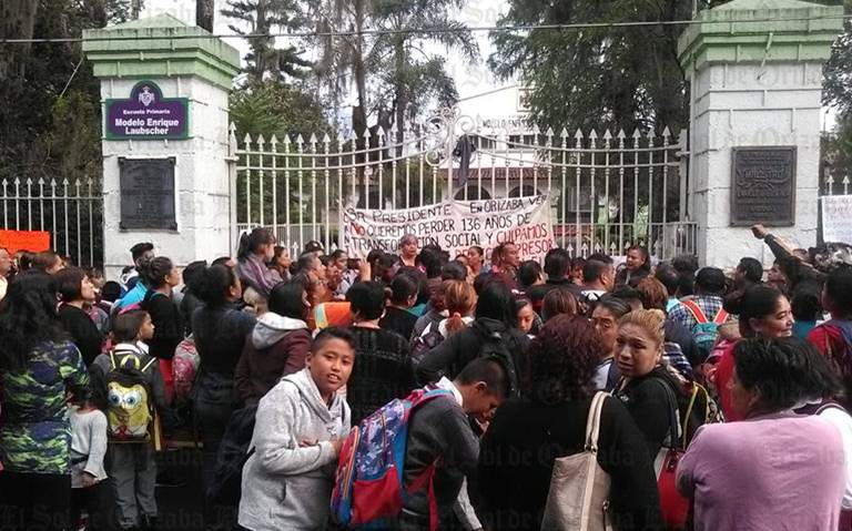 Padres de familia toman instalaciones de la escuela Enrique Laubscher;  exigen respuesta de la SEV - El Sol de Córdoba | Noticias Locales,  Policiacas, sobre México, Veracruz y el Mundo